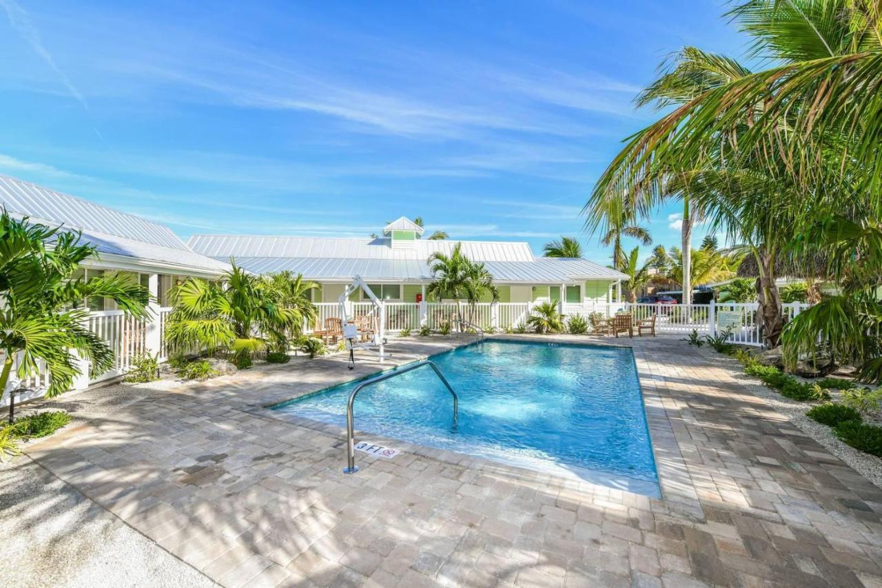 Tropical Breeze Resort Bee Ridge Buitenkant foto