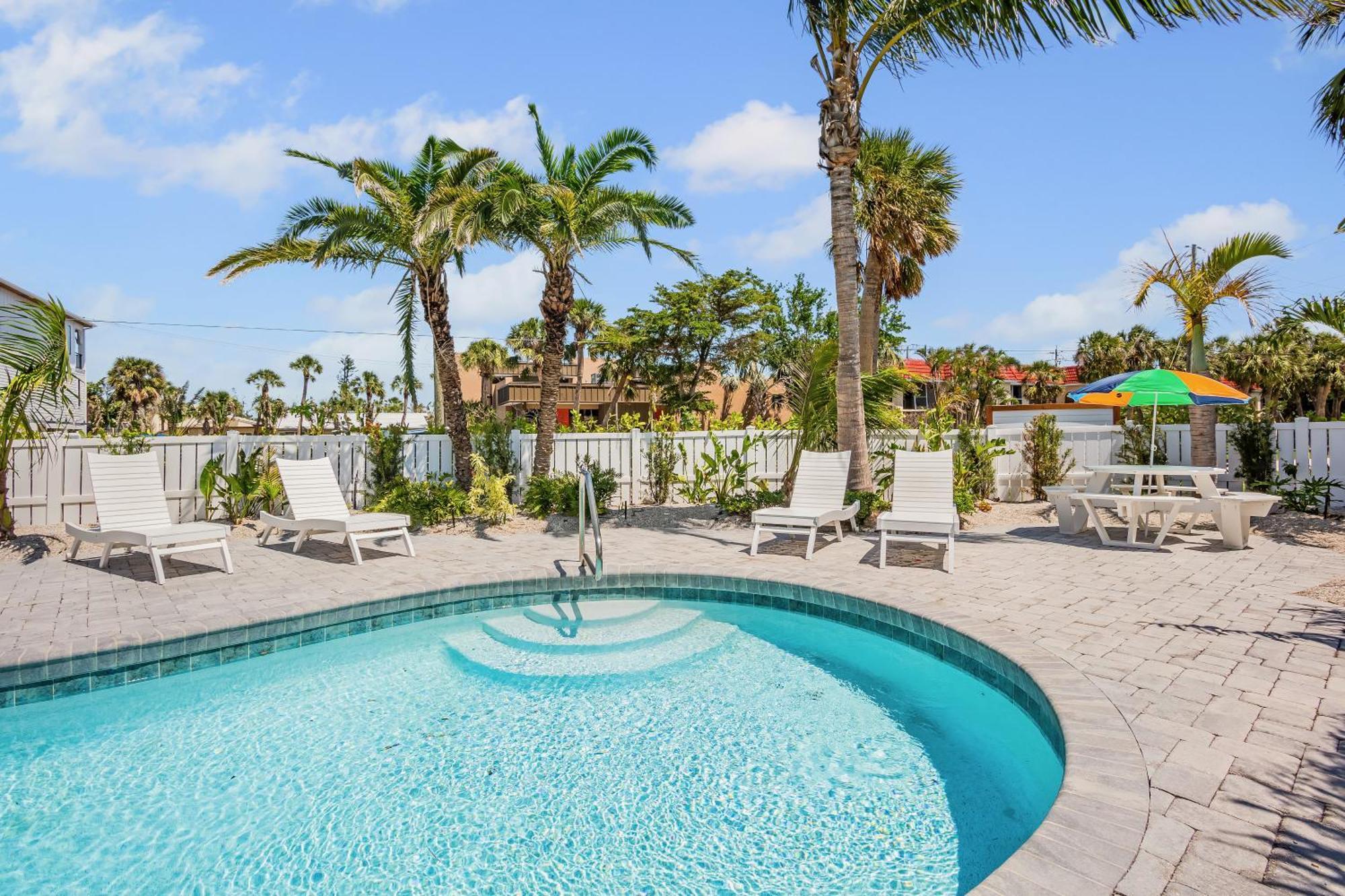 Tropical Breeze Resort Bee Ridge Buitenkant foto