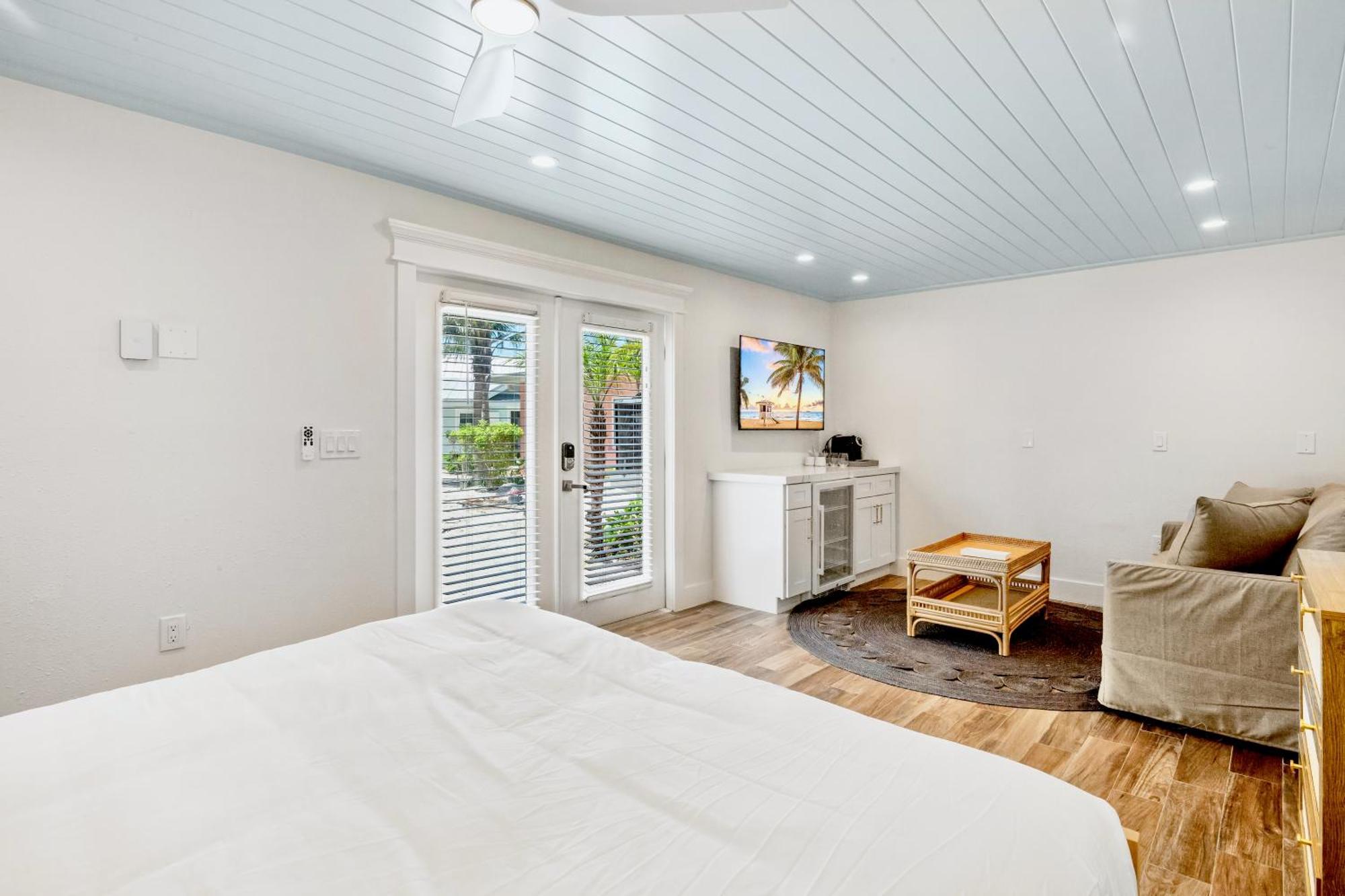 Tropical Breeze Resort Bee Ridge Buitenkant foto