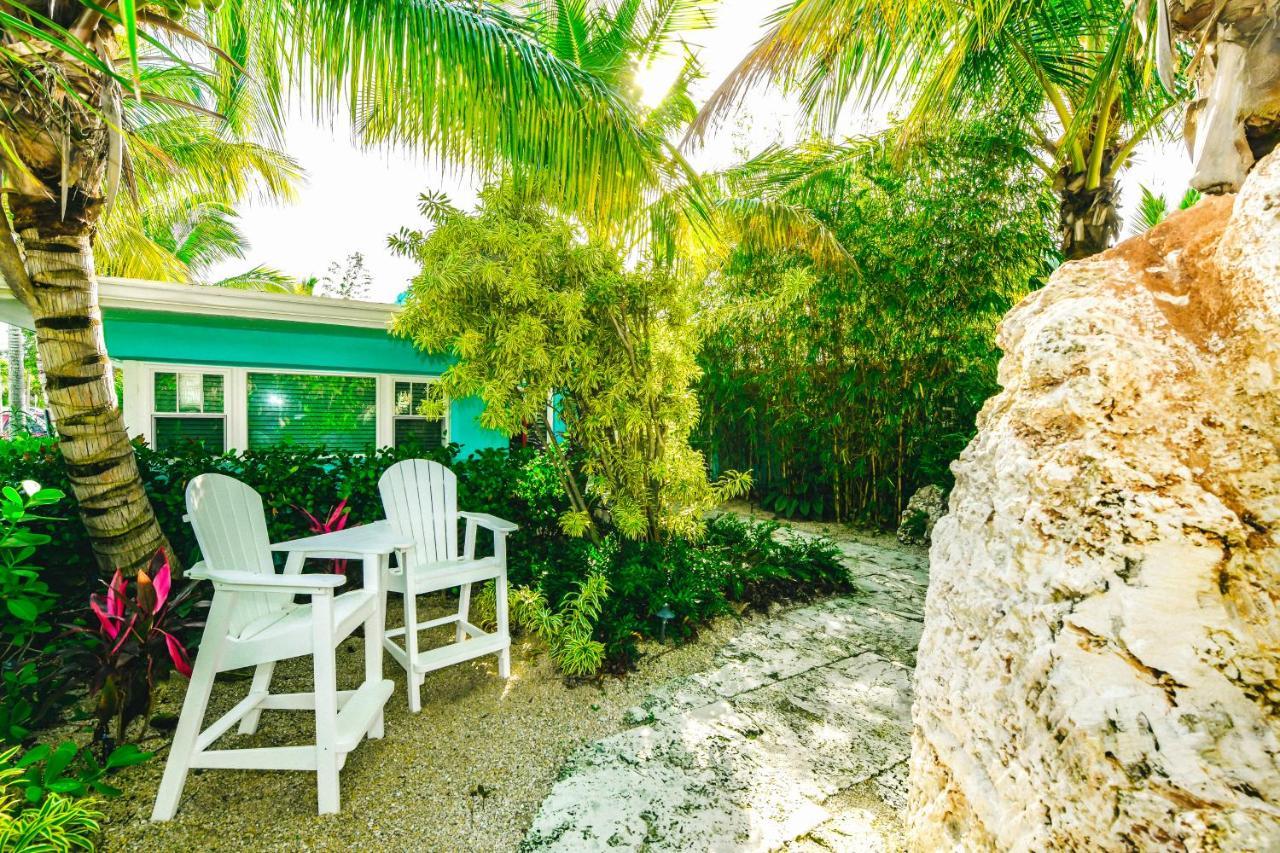 Tropical Breeze Resort Bee Ridge Buitenkant foto